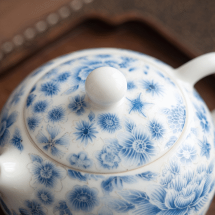Blue And White China Teapot-Silver Filigree White Porcelain Teapot_ring01
